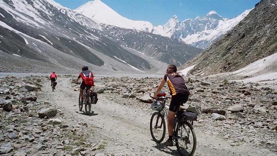 cycling-in-nubra-valley
